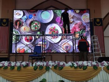 W5.12M x H2.88M P4 Indoor LED Display Board (Full Colour)