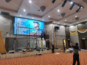 W6.08M X H3.04M P2.5PRO INDOOR LED DISPLAY BOARD ( FULL COLOUR )