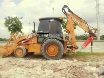 Backhoe Loader With Hydraulic Breaker