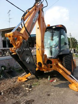 Backhoe Loader With Hydraulic Breaker