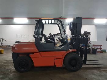 TOYOTA DIESEL FORKLIFT 