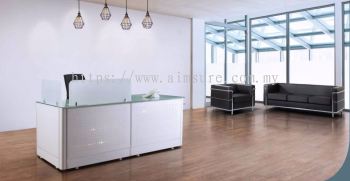 Reception counter with tempered glass divider