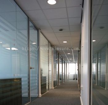 Tempered glass wall 2 with top and bottom line frosted film