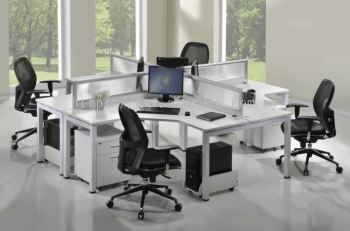 AIM Office workstation with polycarbonate divider for 4 pax