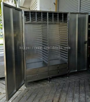 Heavy duty cabinet with 4 locking drawers 