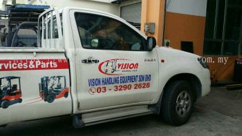 Vision Handing Equipment Sdn Bhd truck 4X4 sticker at klang utama