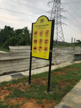 Direction Signboard road sign at pandamaran klang