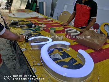 CC Gadgets hub 3D led forntlit box up lettering Signage in sugai buloh Kuala Lumpur