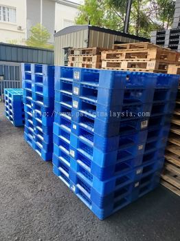 Plastic Pallet Rental