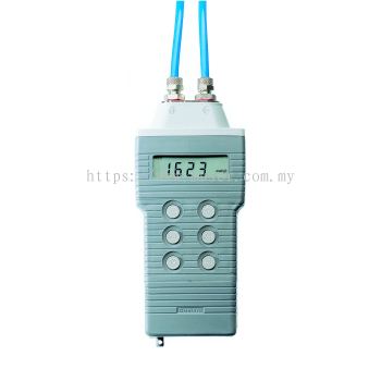 Comark C9553 - Dry Use Pressure Meter 0 to 卤 350mbar [SKU 3059299]