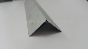 ALUMINIUM EQUAL ANGLE BAR 25.4mm x 25.4mm x 1.59mm(T) x 6.1M(L)