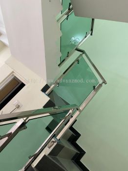 Stainless Steel Staircase With 12mm Tempered Glass