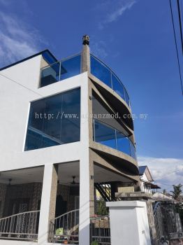 Stainless Steel Curve Balcony Glass Railing With 12mm Tempered Blue Tinted Glass  