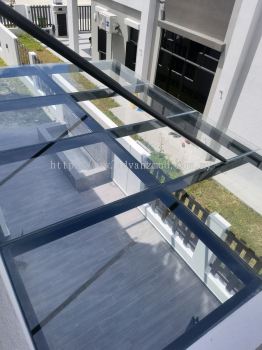 T-Beam Steel With Laminated Clear Glass Roof 