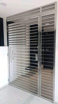 Stainless Steel Sliding And Grille Door