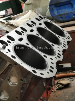 CYLINDER HEAD ENGINE