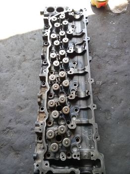 ISUZU 6HK1 CYLINDER HEAD ENGINE