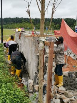 DINDING RUBBLE untuk Papan Tanda Masuk