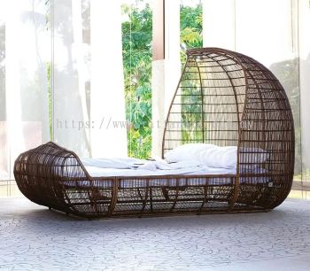 OUTDOOR GARDEN RATTAN DAYBED