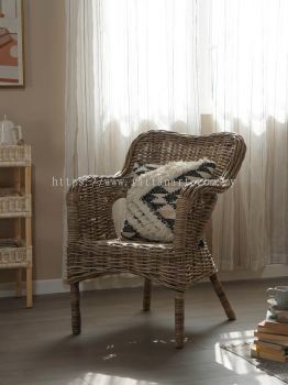 RATTAN LOUNGE CHAIR