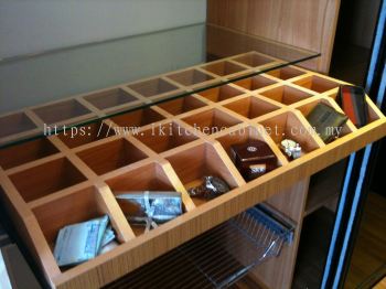 WA1 - Compartment Drawer With Glass Top
