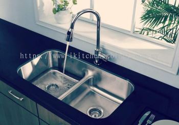 KA9 - Double bowl s/steel sink and water tap