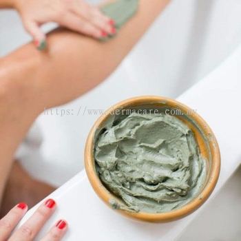 Shoulder Mask and Seaweed Scrub (included shoulder massage)