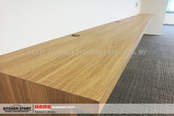 Hanging Computer Desk With Laminate Finish