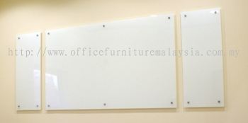 Tempered glass writing board 3 pcs on wall