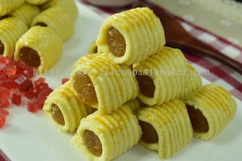 Rolled Pineapple Tart