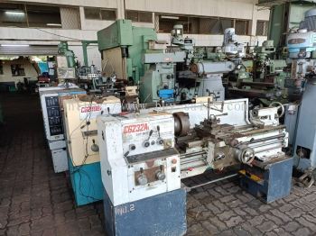 Lots of Lathe Machine