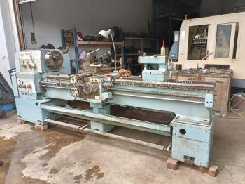 Gap-bed Lathe