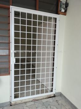 SWING DOOR GRILL @JALAN BUNGA RAYA 2, CHERAS, SELANGOR