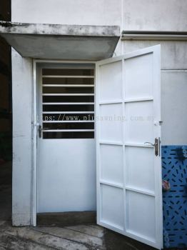 IRON PLATE DOOR GRILL @JALAN PERINDUSTRIAN SIS 1, TAMAM PERINDUSTRIAN SIS, BERANANG, SELANGOR