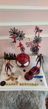 Spider-Man pinata cake 冽籠플댔뎔멤