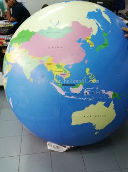 Inflatable giant globe