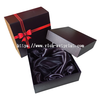 Ready-made gift box with sleeve B 33