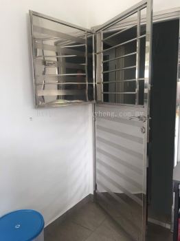 Stainless Steel Single Door Grille with Small Swing Door 白钢单叶掩门(有小掩门)