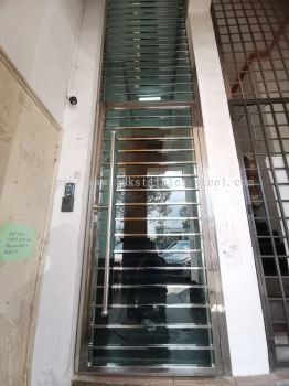 STAINLESS STEEL SINGLE DOOR WITH TP GLASS