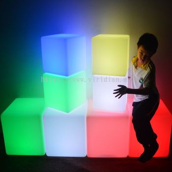 led cube (244)