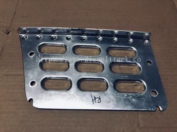 VOLVO LOWER STEP PANEL RH 20360789