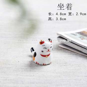 Lucky Cat Ceramic Chopstick Rest Pen Holder (Sit Down) 招财猫陶瓷筷子架笔架桌面摆台(坐着)