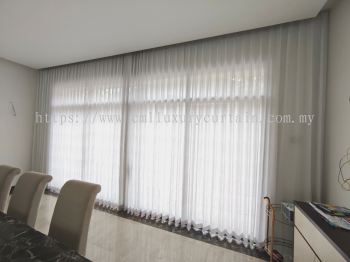 S-Fold Curtain With Memory Treatment