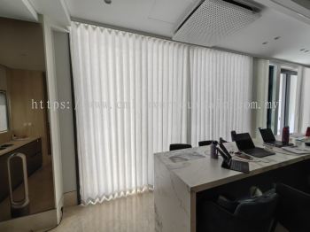 Wave Curtain With Treatment