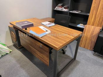 Jualan Murah Meja Pegawai Pengarah  ! Modern Director Table | Office Table Penang | Office Furniture Supplier | Pembekal Perabot Pejabat