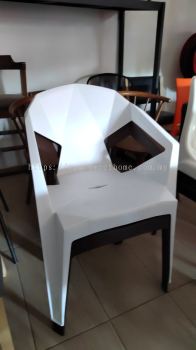 Plastic Dining Chair | Modern Plastic Cafe Dining Chair | Cafe Furniture | Penang | KL | Ipoh | Klang | Kulim | Perlis | Johor Bahru