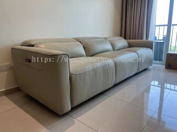 3 Seater Leather Sofa With Electric Recliner and USB Port | Modern Day Sofa | Sofa Furniture Store | Best Furniture Store in Penang | Kedah | Perak | Perlis | Pahang | KL | Selangor | Melaka | Johor