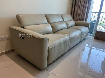 3 Seater Leather Sofa With Electric Recliner and USB Port | Modern Day Sofa | Sofa Furniture Store | Best Furniture Store in Penang | Kedah | Perak | Perlis | Pahang | KL | Selangor | Melaka | Johor