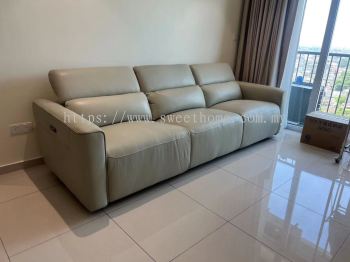 3 Seater Leather Sofa With Electric Recliner and USB Port | Modern Day Sofa | Sofa Furniture Store | Best Furniture Store in Penang | Kedah | Perak | Perlis | Pahang | KL | Selangor | Melaka | Johor