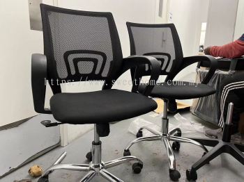 Low Back Mesh Office Chair | Kerusi Pejabat Moden Mesh | Office Chair Penang | Office Furniture Penang | Kl | Kulim Lunas | Sungai Petani | Ipoh | Tapah Perak | Puchong | Rawang | Bukit Bintang Selangor | Cyberjaya Putrajaya | Muar Segamat